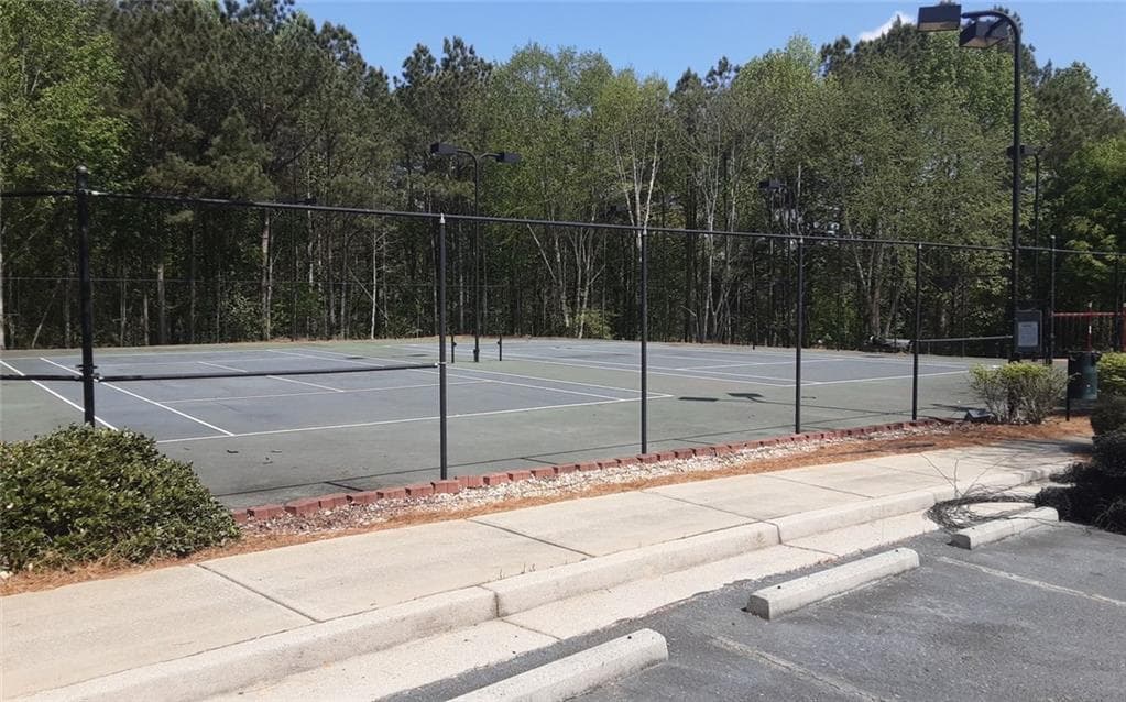 4 bedroom, 3 bathroom, 4,655 sq ft single family residence for rent at 132 Lake Shore Parkway, Newnan, GA 30263 for $2,500 a month — photo 10