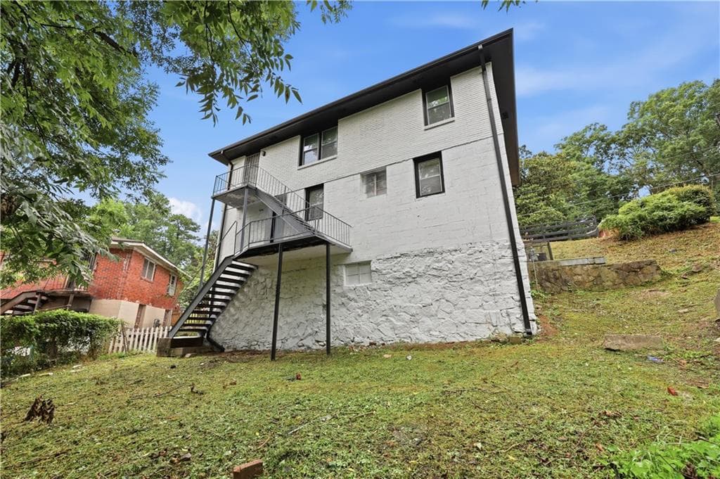 4 bedroom, 3 bathroom, 1,980 sq ft single family residence for sale at 111 Victor Circle, Atlanta, GA 30314 — photo 9