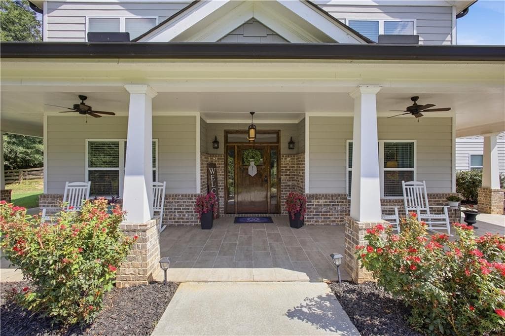 5 bedroom, 4 bathroom, 3,291 sq ft single family residence under contract at 579 New Cut Road, Braselton, GA 30517 — photo 10