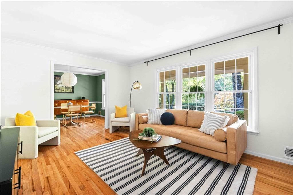 4 bedroom, 3 bathroom, 2,379 sq ft single family residence under contract at 2480 Flair Knoll Drive, Atlanta, GA 30345 — photo 2