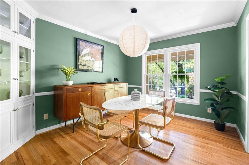 4 bedroom, 3 bathroom, 2,379 sq ft single family residence under contract at 2480 Flair Knoll Drive, Atlanta, GA 30345 — photo 3