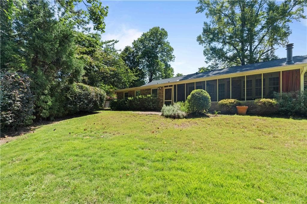 4 bedroom, 3 bathroom, 2,379 sq ft single family residence under contract at 2480 Flair Knoll Drive, Atlanta, GA 30345 — photo 8