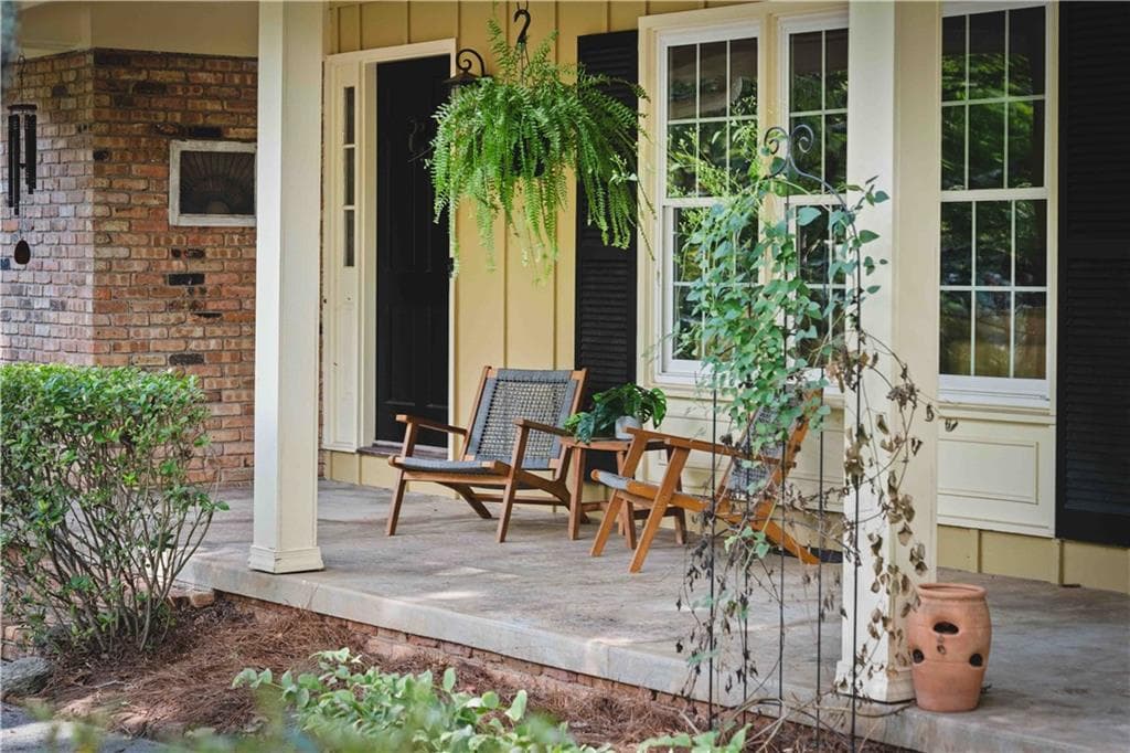 4 bedroom, 3 bathroom, 2,379 sq ft single family residence under contract at 2480 Flair Knoll Drive, Atlanta, GA 30345 — photo 10