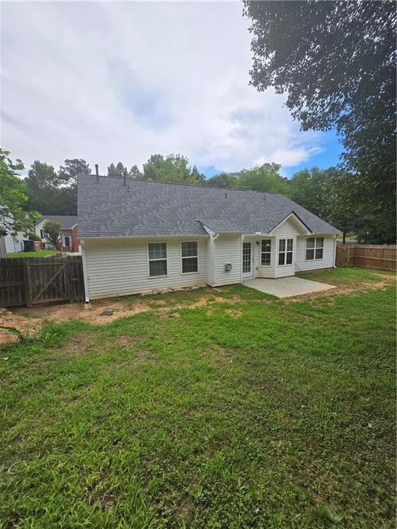 3 bedroom, 2 bathroom, 1,813 sq ft single family residence for sale at 2145 Mina Lane Drive, Buford, GA 30518 — photo 7