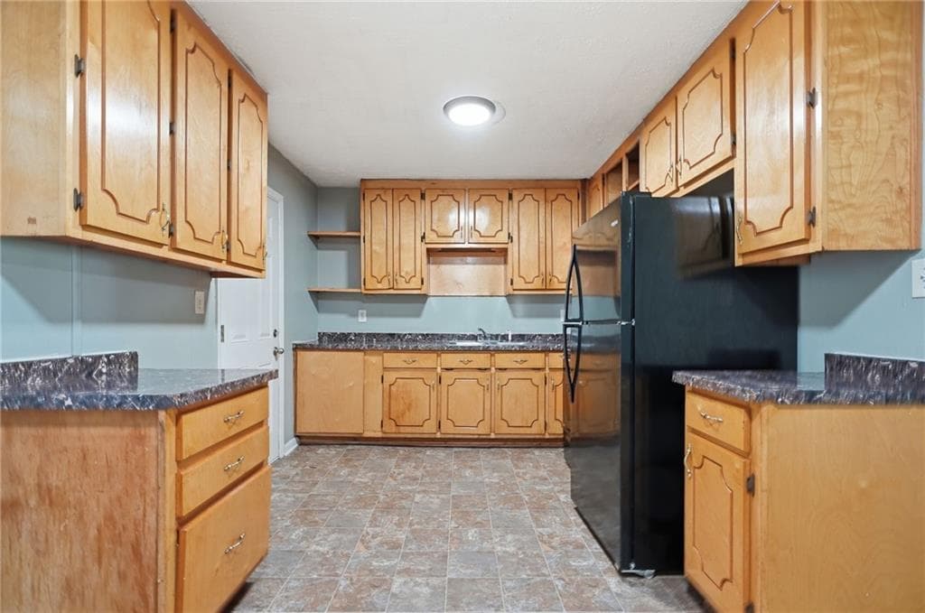 4 bedroom, 2 bathroom, 1,000 sq ft single family residence for sale at 2970 Carriage Lane, College Park, GA 30349 — photo 9