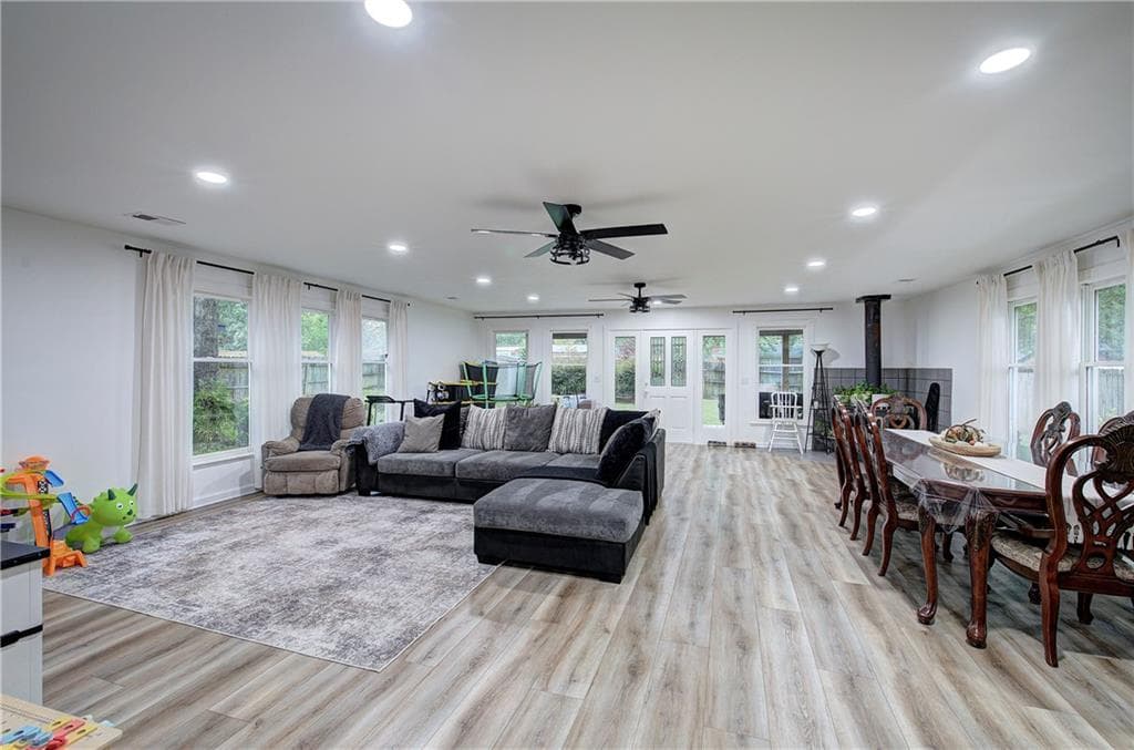 3 bedroom, 2 bathroom, 1,608 sq ft single family residence under contract at 17 Crosscreek Drive, Rome, GA 30165 — photo 10