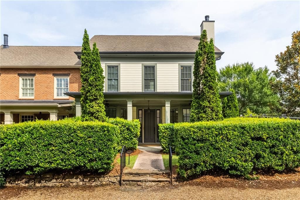 3 bedroom, 4 bathroom, 2,858 sq ft townhouse under contract at 6015 Webster Circle, Norcross, GA 30071 — photo 2