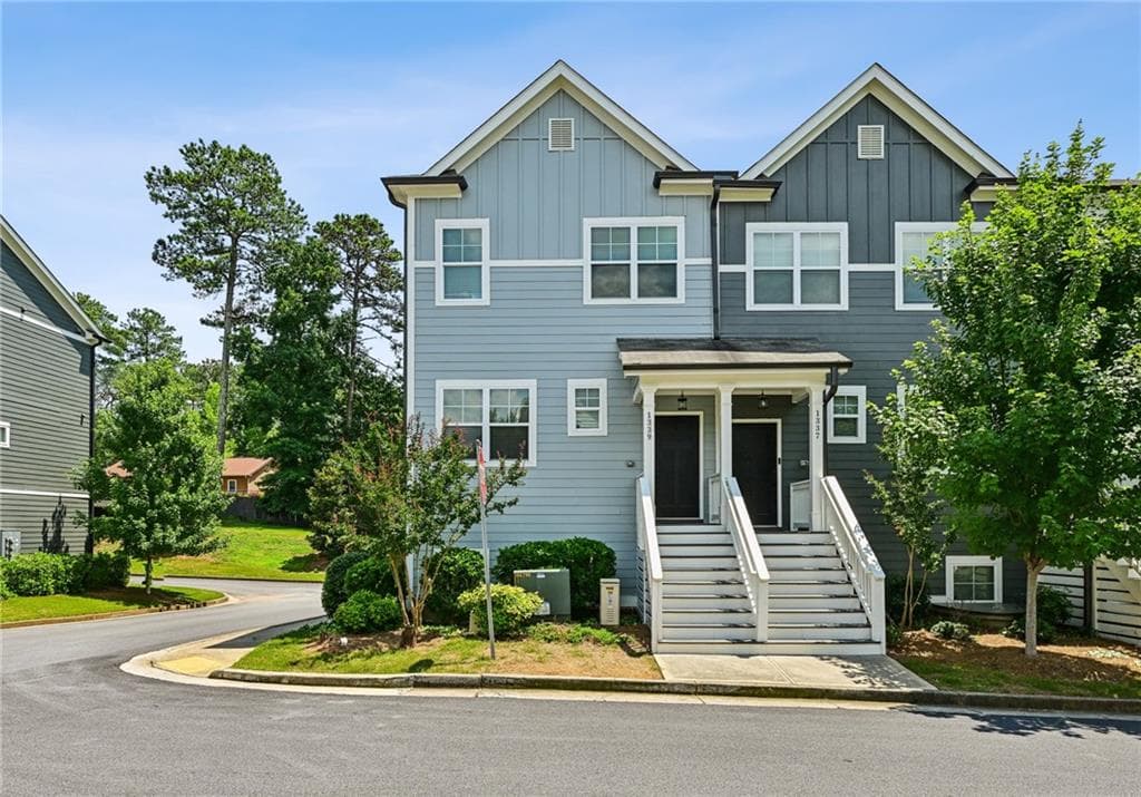 3 bedroom, 4 bathroom, 1,926 sq ft townhouse for sale at 1339 Callahan Cove, Atlanta, GA 30316 — photo 3