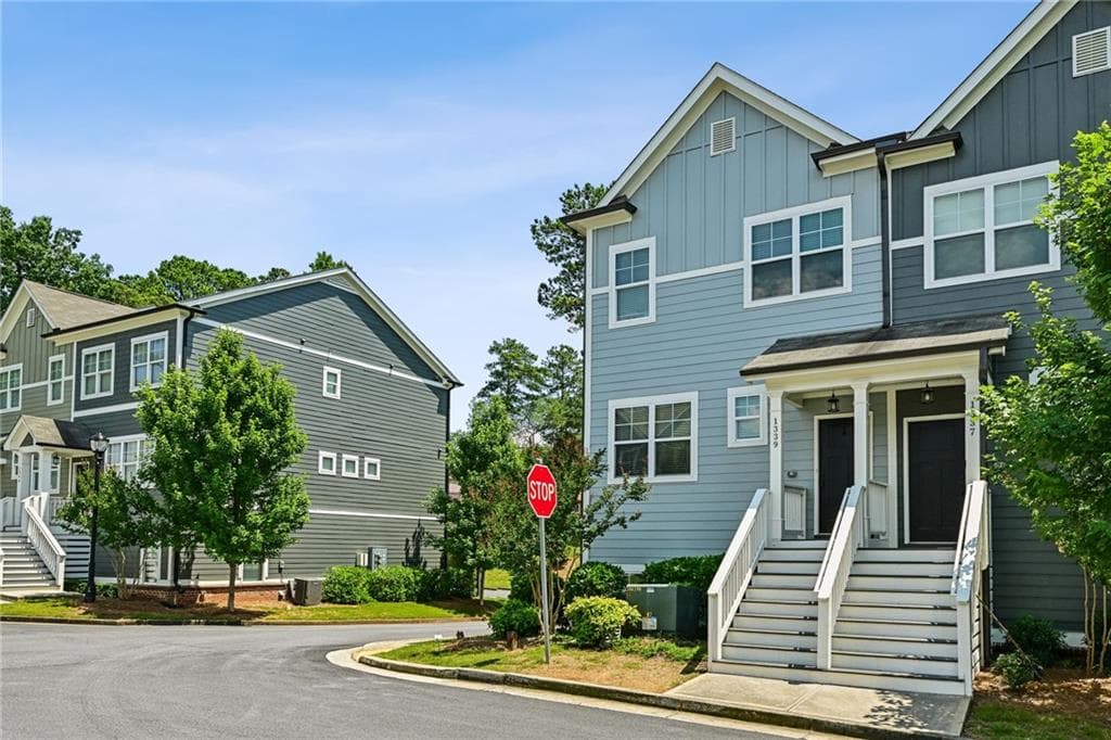 3 bedroom, 4 bathroom, 1,926 sq ft townhouse for sale at 1339 Callahan Cove, Atlanta, GA 30316 — photo 5