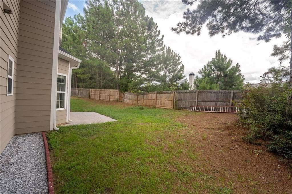 4 bedroom, 3 bathroom, 2,247 sq ft single family residence for sale at 6331 Stewart Ridge Walk, Buford, GA 30518 — photo 2