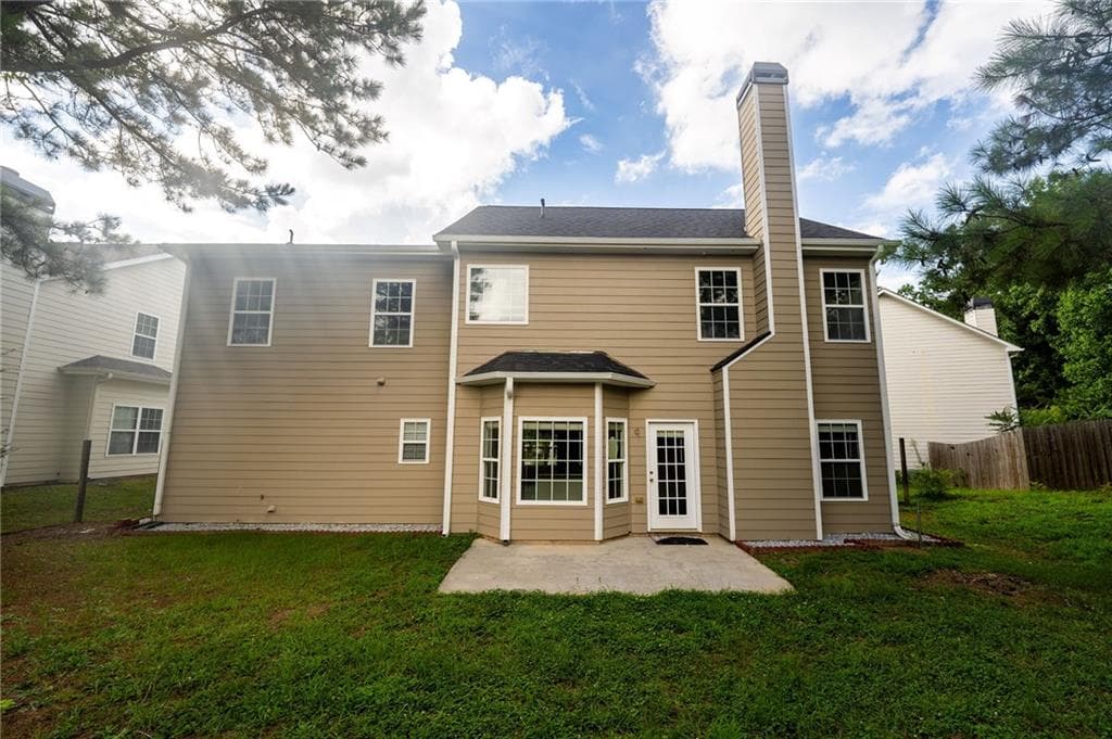 4 bedroom, 3 bathroom, 2,247 sq ft single family residence for sale at 6331 Stewart Ridge Walk, Buford, GA 30518 — photo 4