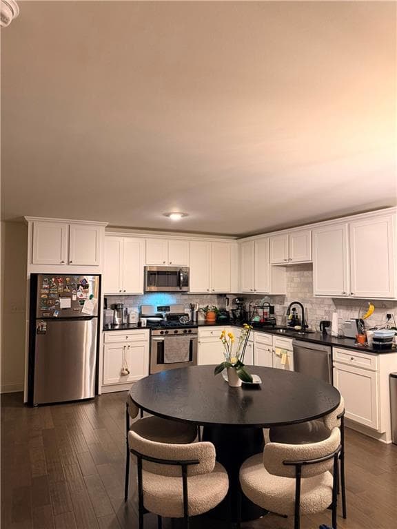 5 bedroom, 3 bathroom, 2,074 sq ft single family residence for rent at 810 Welch Street, Atlanta, GA 30310 for $3,250 a month — photo 3