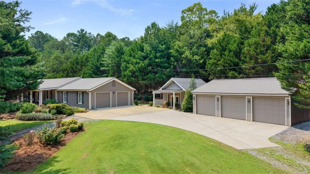 3 bedroom, 3 bathroom, 3,549 sq ft home for sale at 2064 Knight Road, Ellijay, GA