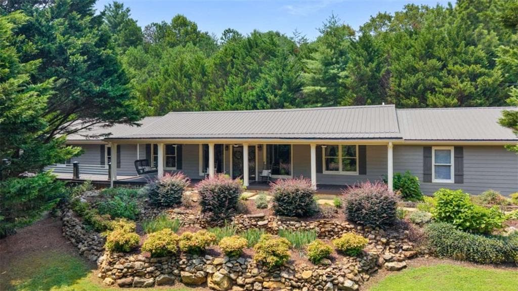 3 bedroom, 3 bathroom, 3,549 sq ft single family residence for sale at 2064 Knight Road, Ellijay, GA 30540 — photo 4