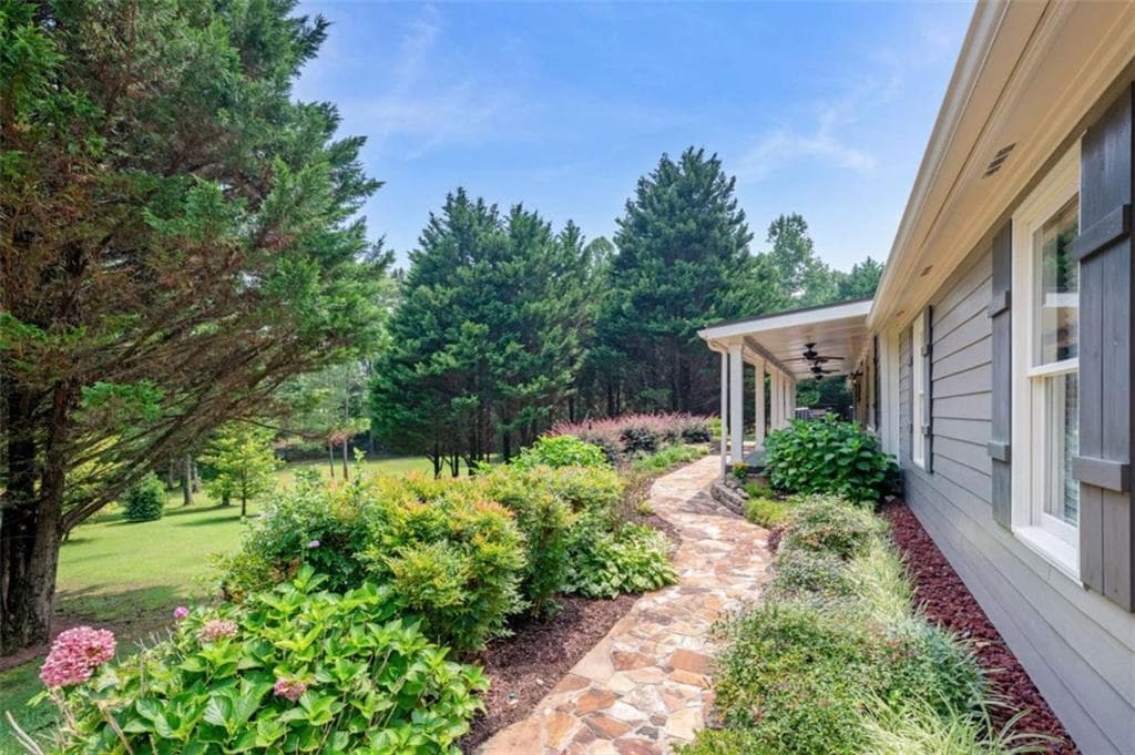 3 bedroom, 3 bathroom, 3,549 sq ft single family residence for sale at 2064 Knight Road, Ellijay, GA 30540 — photo 6