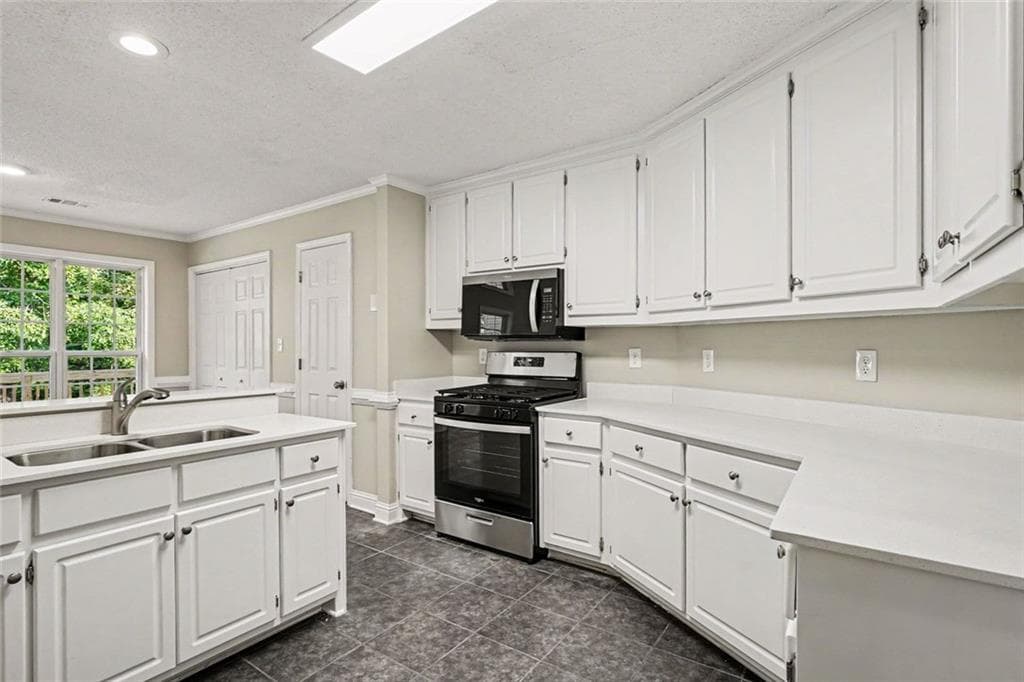 4 bedroom, 3 bathroom, 2,558 sq ft single family residence for sale at 630 Brookgreen Place, Mcdonough, GA 30252 — photo 9