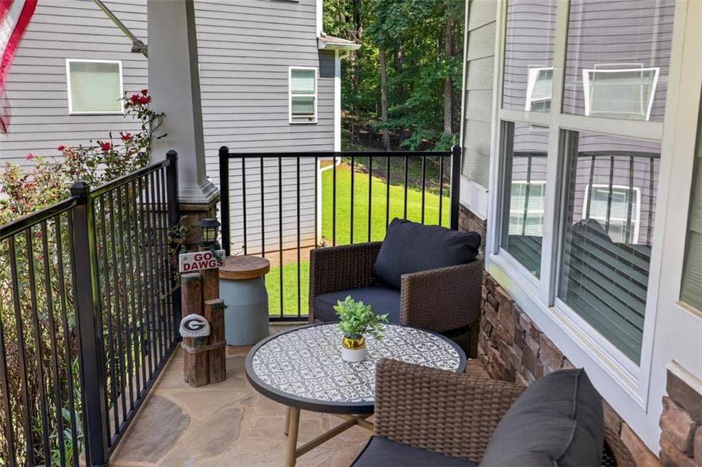 5 bedroom, 5 bathroom, 3,826 sq ft single family residence for sale at 5370 Shadow Walk Way, Gainesville, GA 30507 — photo 6