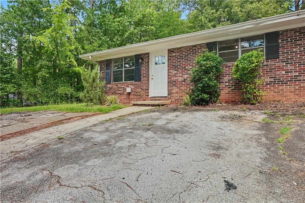 duplex under contract at 9223 Westview Drive, Covington, GA 30014 — photo 2