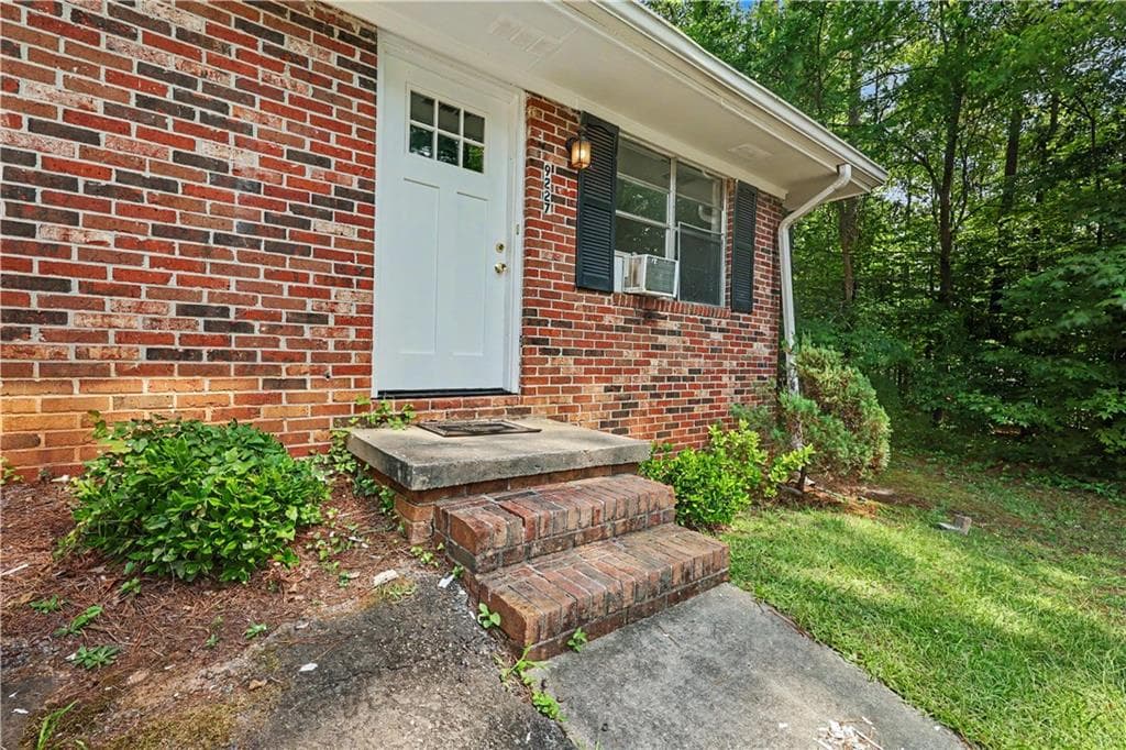 duplex under contract at 9223 Westview Drive, Covington, GA 30014 — photo 4