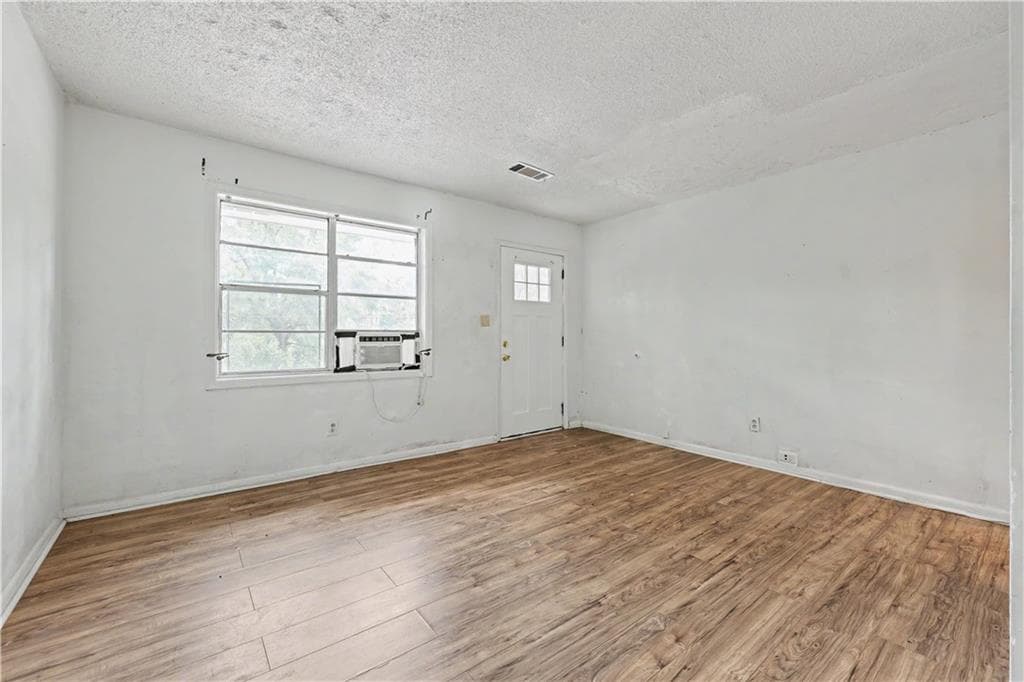 duplex under contract at 9223 Westview Drive, Covington, GA 30014 — photo 6