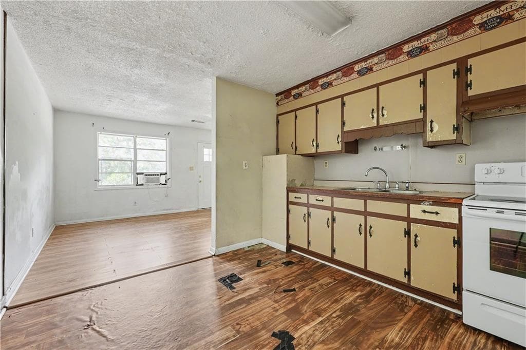 duplex under contract at 9223 Westview Drive, Covington, GA 30014 — photo 8
