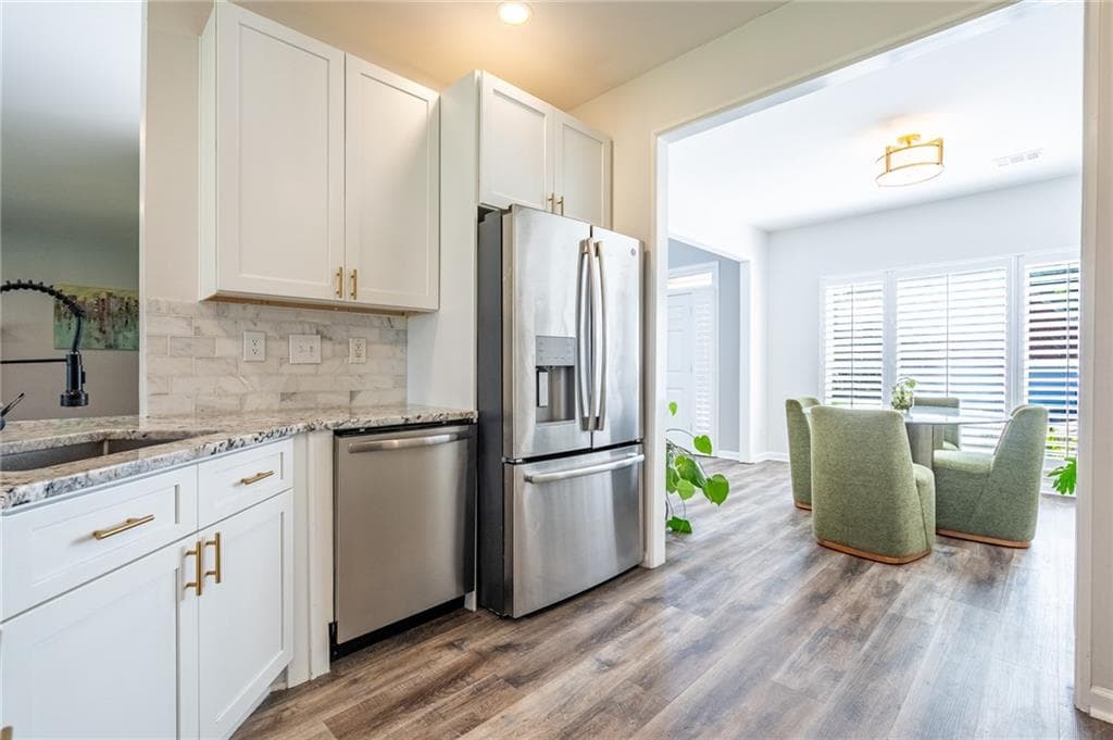 5 bedroom, 3 bathroom, 3,218 sq ft single family residence for sale at 2230 Worthington Drive, Powder Springs, GA 30127 — photo 6