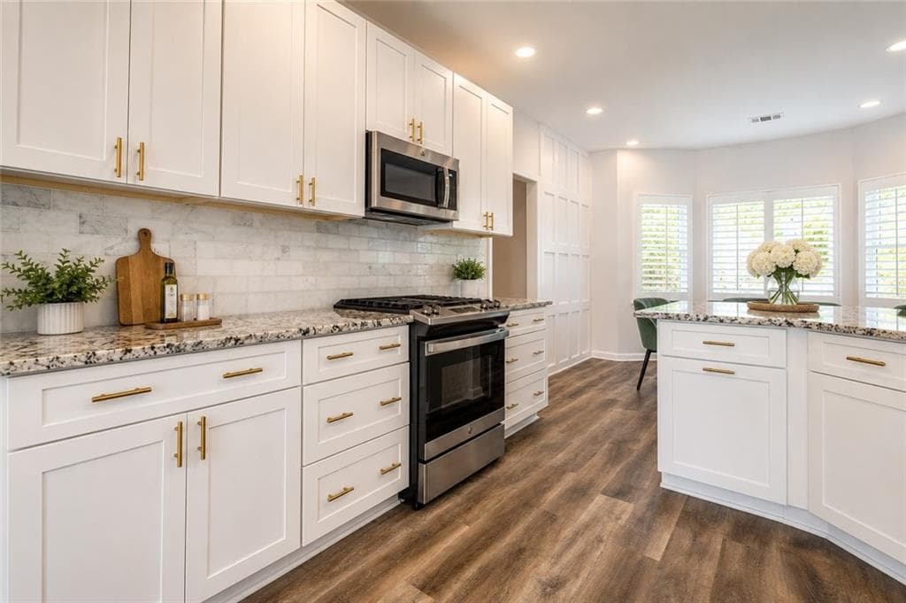 5 bedroom, 3 bathroom, 3,218 sq ft single family residence for sale at 2230 Worthington Drive, Powder Springs, GA 30127 — photo 8