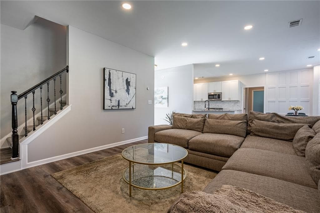 5 bedroom, 3 bathroom, 3,218 sq ft single family residence for sale at 2230 Worthington Drive, Powder Springs, GA 30127 — photo 10