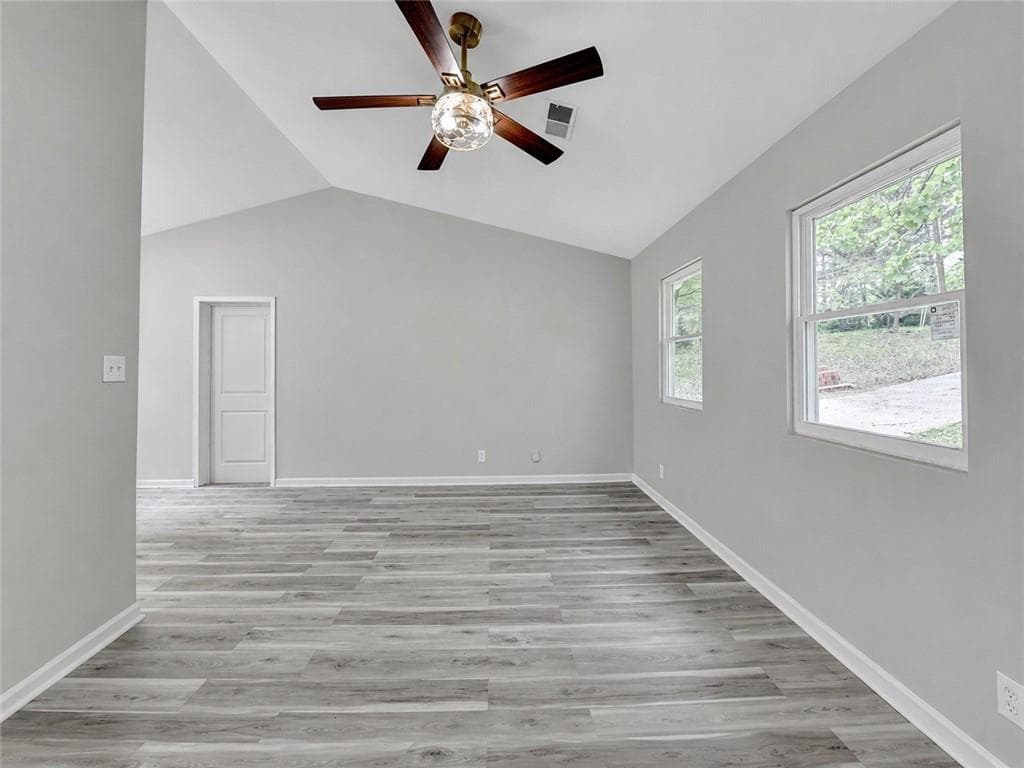 4 bedroom, 2 bathroom, 2,112 sq ft single family residence for sale at 1018 Wayne Drive, Snellville, GA 30078 — photo 4