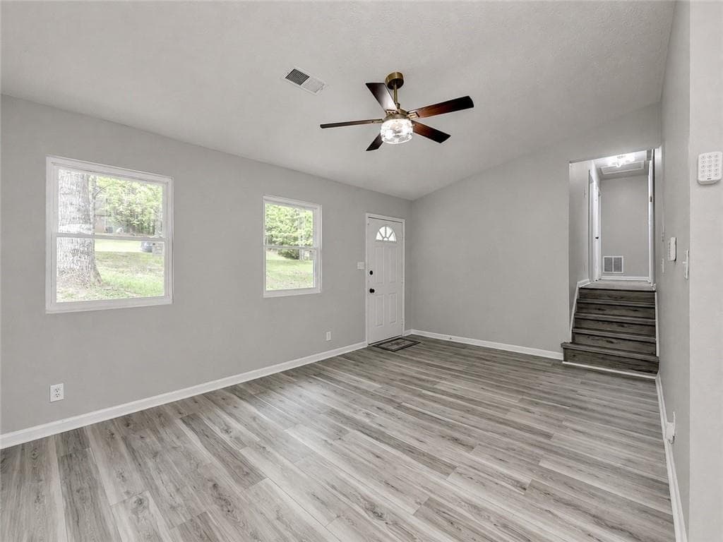 4 bedroom, 2 bathroom, 2,112 sq ft single family residence for sale at 1018 Wayne Drive, Snellville, GA 30078 — photo 7