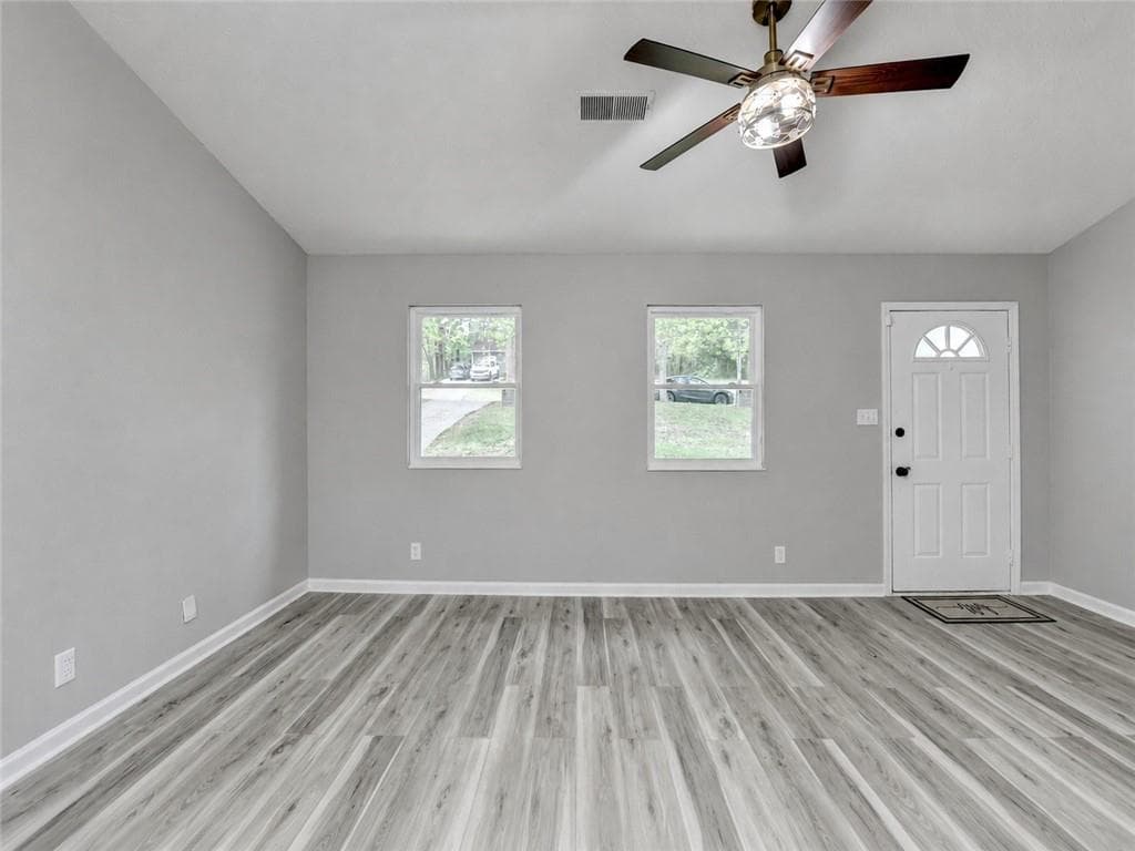 4 bedroom, 2 bathroom, 2,112 sq ft single family residence for sale at 1018 Wayne Drive, Snellville, GA 30078 — photo 8