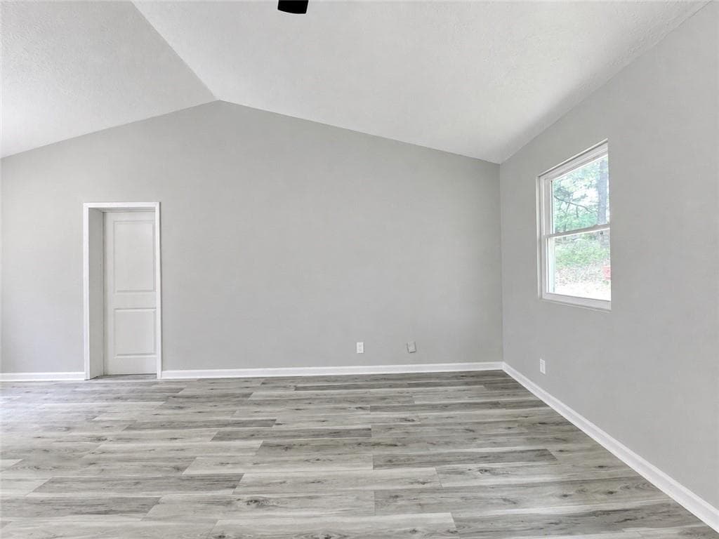 4 bedroom, 2 bathroom, 2,112 sq ft single family residence for sale at 1018 Wayne Drive, Snellville, GA 30078 — photo 9