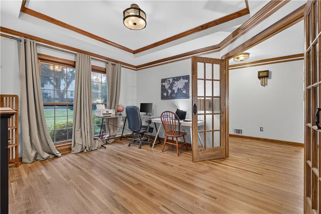4 bedroom, 3 bathroom, 3,656 sq ft single family residence for sale at 1105 Secret Cove Drive, Buford, GA 30518 — photo 2