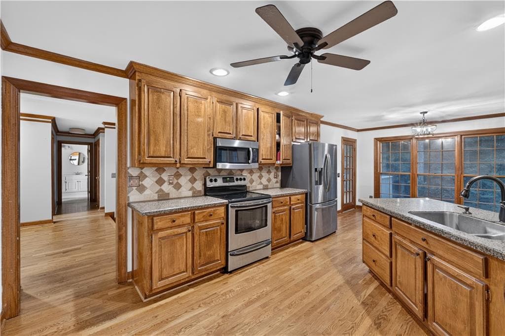 4 bedroom, 3 bathroom, 3,656 sq ft single family residence for sale at 1105 Secret Cove Drive, Buford, GA 30518 — photo 4
