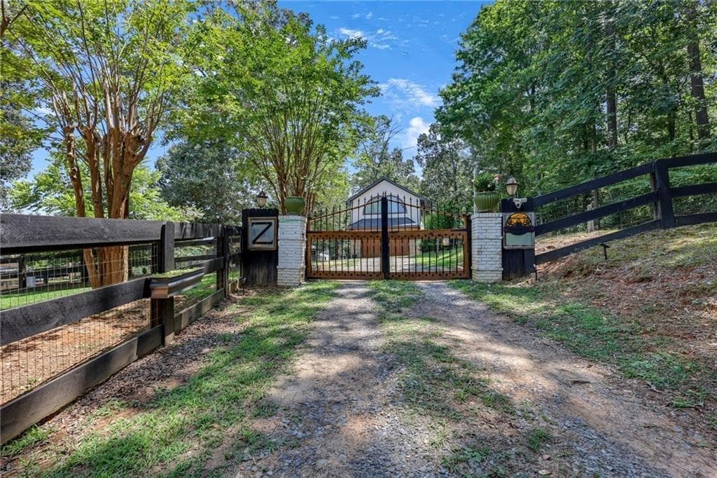 3 bedroom, 3 bathroom, 2,200 sq ft single family residence for rent at 268 Creek Bank Drive A, Talking Rock, GA 30175 for $3,500 a month — photo 3