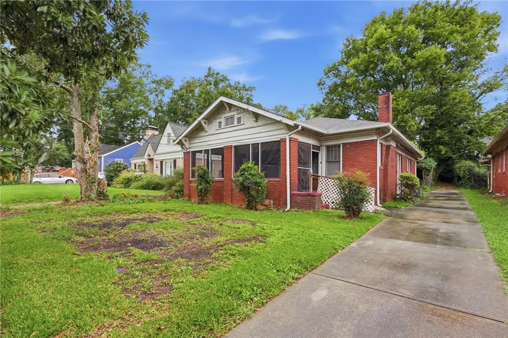 3 bedroom, 2 bathroom, 1,628 sq ft single family residence for sale at 675 Holderness Street, Atlanta, GA 30310 — photo 3