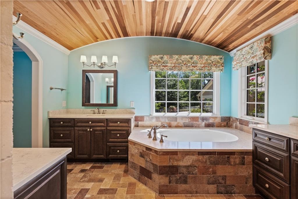 5 bedroom, 5 bathroom, 5,618 sq ft single family residence for sale at 240 Deerfield Road, Bogart, GA 30622 — photo 4