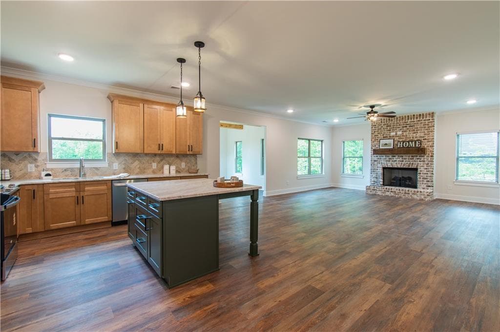 4 bedroom, 3 bathroom, 2,294 sq ft single family residence for sale at 386 Mulberry Circle, Jasper, GA 30143 — photo 8