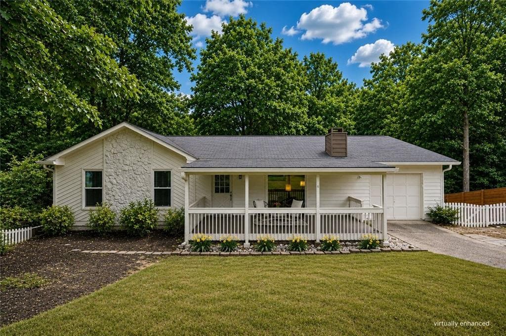 3 bedroom, 3 bathroom, 2,105 sq ft single family residence under contract at 270 Parkmont Court, Roswell, GA 30076 — photo 2