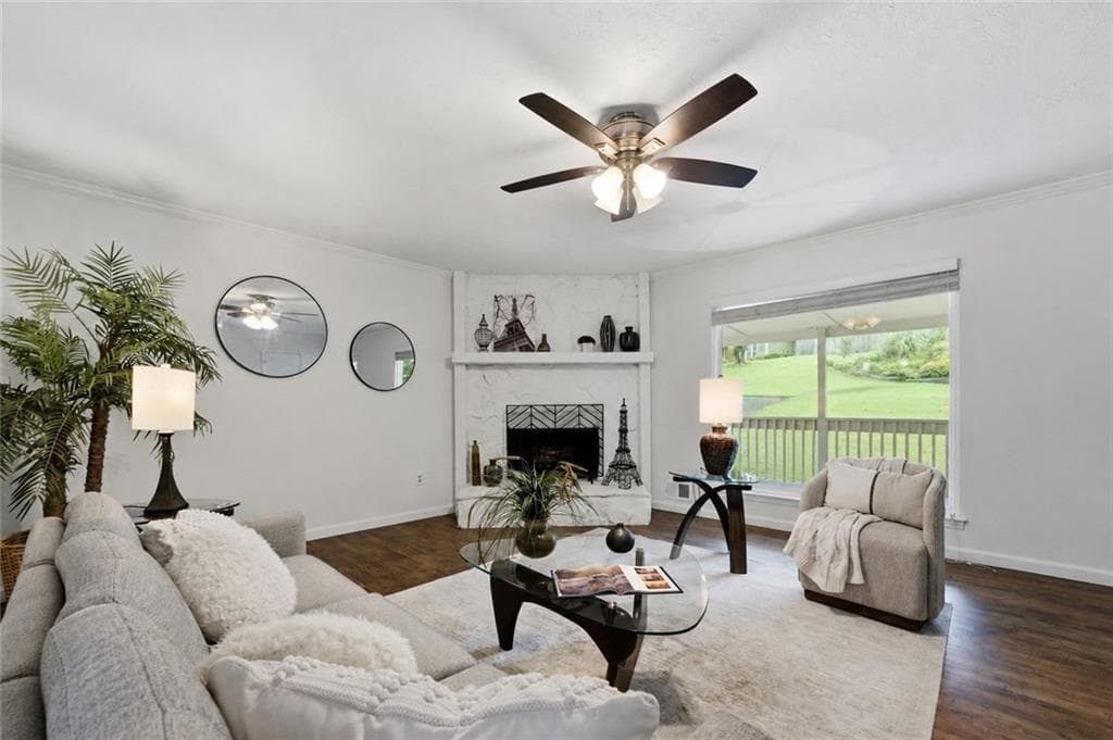 3 bedroom, 3 bathroom, 2,105 sq ft single family residence under contract at 270 Parkmont Court, Roswell, GA 30076 — photo 6