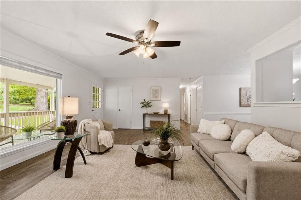 3 bedroom, 3 bathroom, 2,105 sq ft single family residence under contract at 270 Parkmont Court, Roswell, GA 30076 — photo 7
