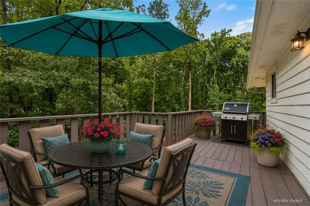3 bedroom, 3 bathroom, 2,105 sq ft single family residence under contract at 270 Parkmont Court, Roswell, GA 30076 — photo 10
