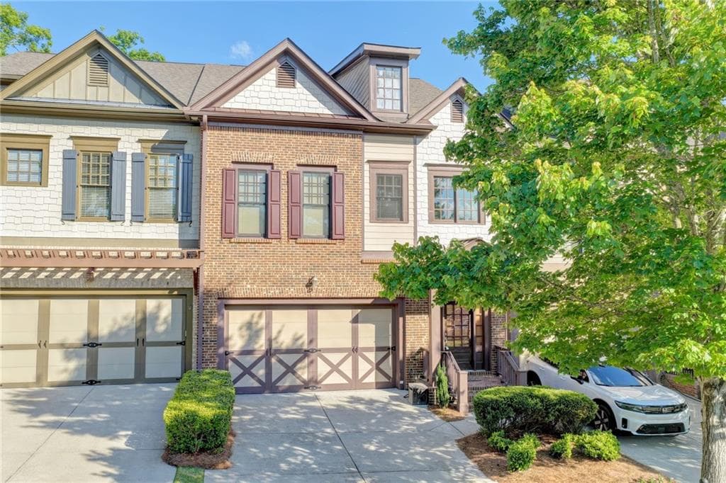 4 bedroom, 5 bathroom, 4,804 sq ft townhouse under contract at 6961 Fellowship Lane, Flowery Branch, GA 30542 — photo 4