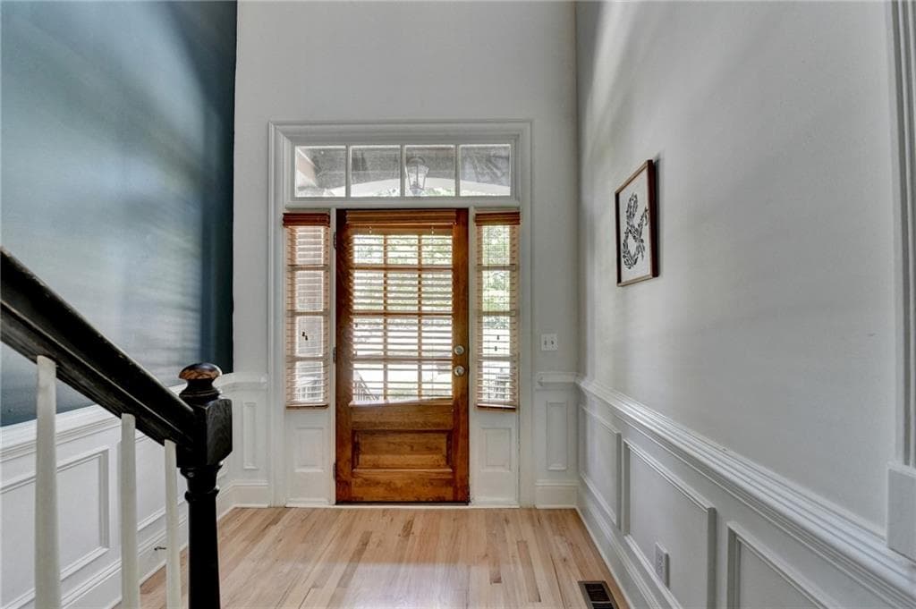 4 bedroom, 5 bathroom, 4,804 sq ft townhouse under contract at 6961 Fellowship Lane, Flowery Branch, GA 30542 — photo 6