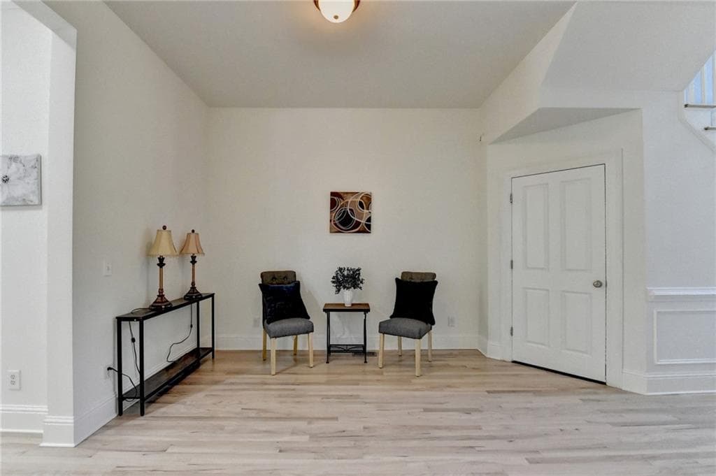 4 bedroom, 5 bathroom, 4,804 sq ft townhouse under contract at 6961 Fellowship Lane, Flowery Branch, GA 30542 — photo 8