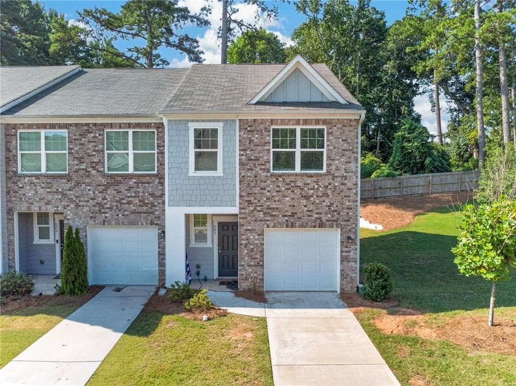 3 bedroom, 3 bathroom, 1,700 sq ft single family residence for sale at 501 Magnolia Circle, Palmetto, GA 30268 — photo 1 of 40