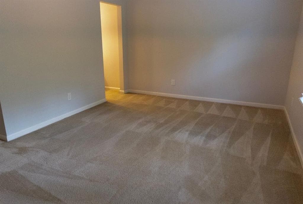 4 bedroom, 4 bathroom, 2,793 sq ft single family residence for sale at 1305 Horseshoe Creek Lane, Cumming, GA 30041 — photo 3