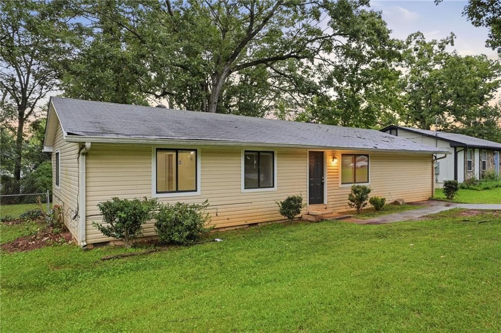 5 bedroom, 2 bathroom, 1,375 sq ft single family residence for sale at 1630 Liberty Valley, Decatur, GA 30032 — photo 3