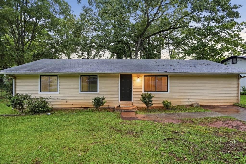 5 bedroom, 2 bathroom, 1,375 sq ft single family residence for sale at 1630 Liberty Valley, Decatur, GA 30032 — photo 4
