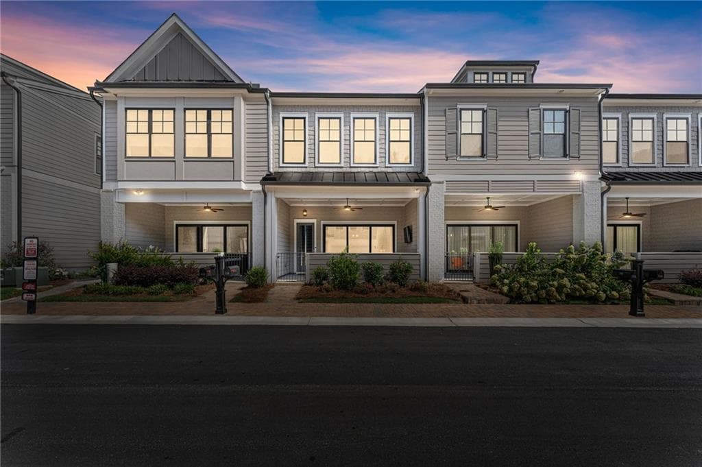 3 bedroom, 3 bathroom, 1,849 sq ft townhouse for sale at 710 Stickley Oak Way, Woodstock, GA 30189 — photo 2